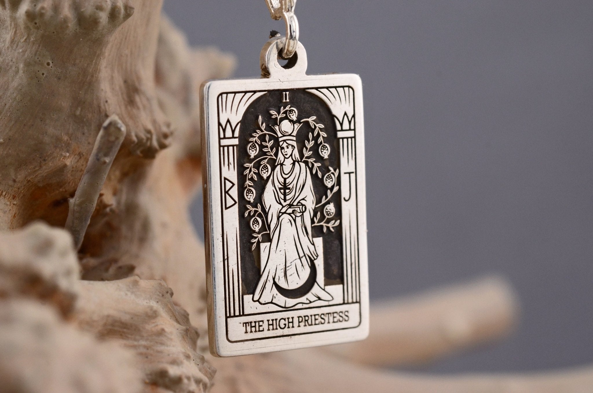 Dainty Tarot Halskette – Arkan „Die Hohepriesterin“ - Natali Vogel | Schmuck
