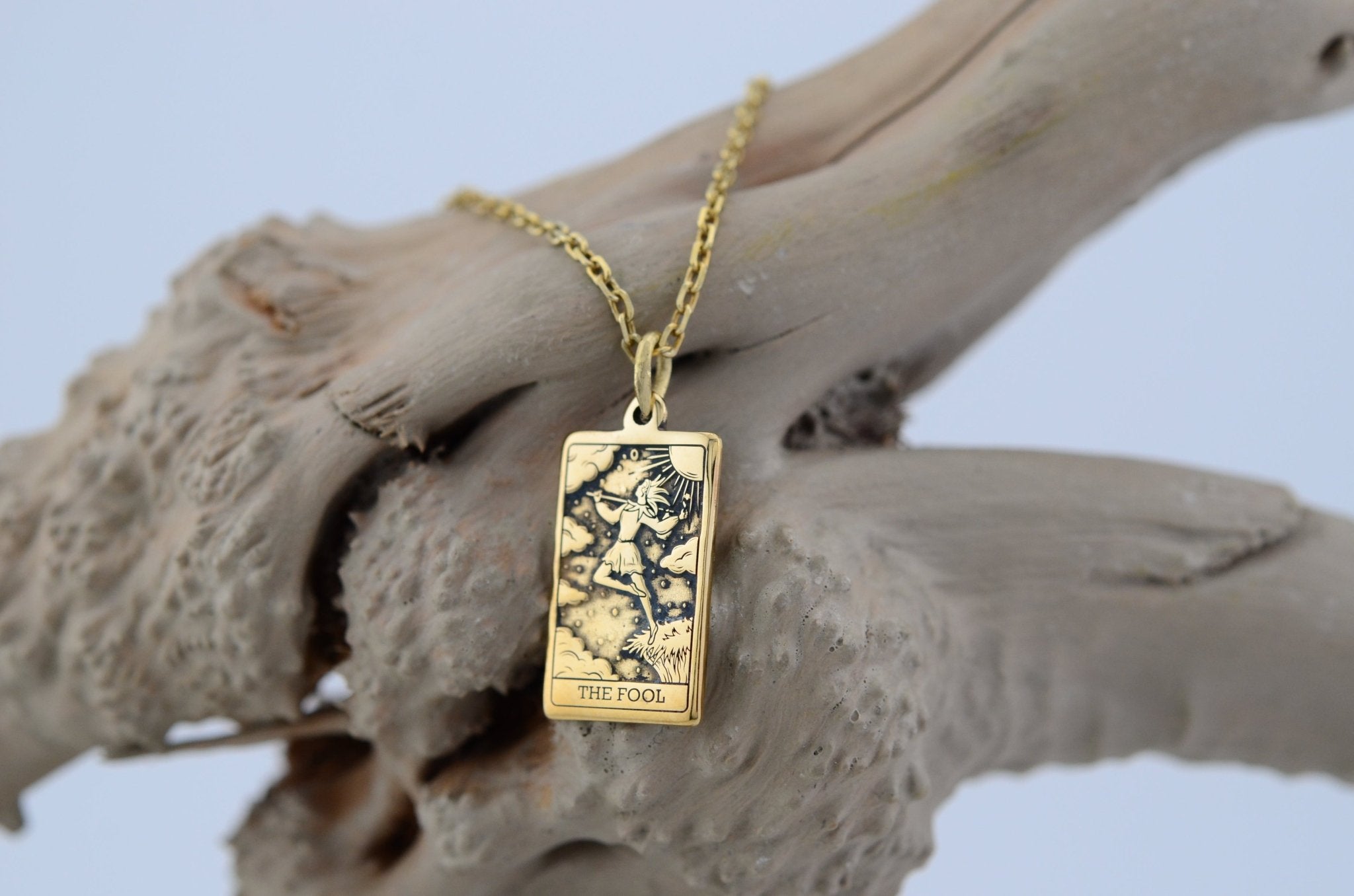 Goldene Tarotkette „Der Narr“ – Spiritueller Schmuck - Natali Vogel | Schmuck