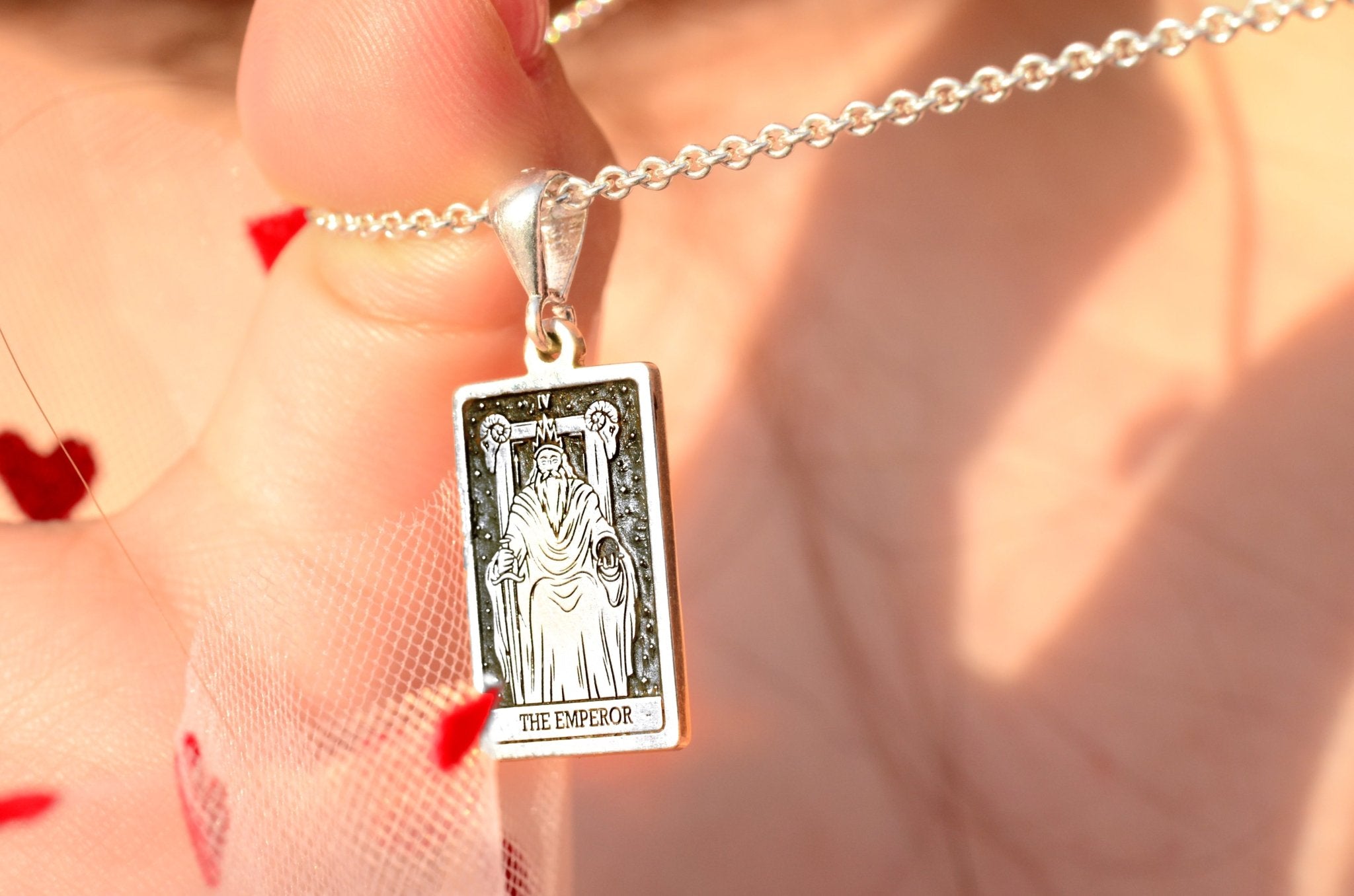 Tarotkarte „Der Herrscher“ – Silberanhänger - Natali Vogel | Schmuck