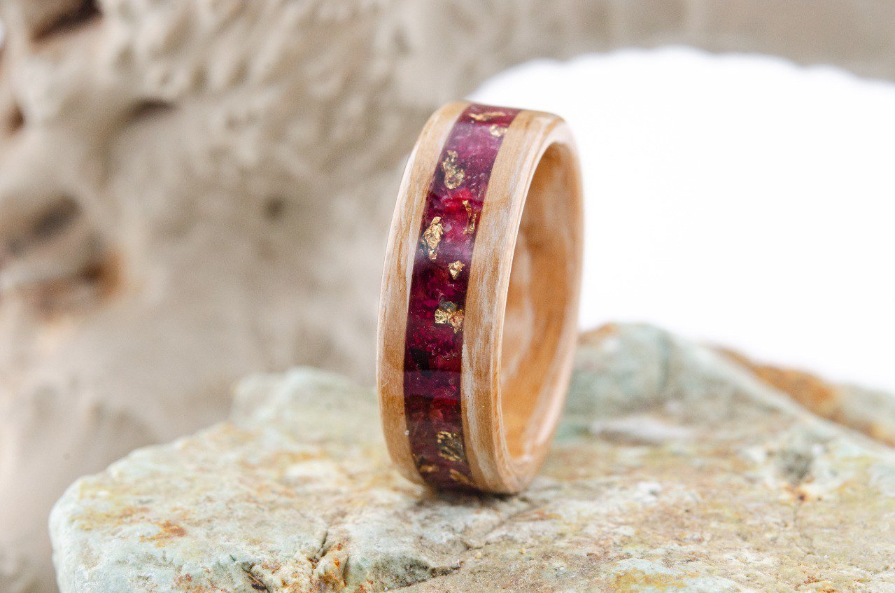 Wood Women Ring With Natural Pink Flowers - Natali Vogel | Schmuck