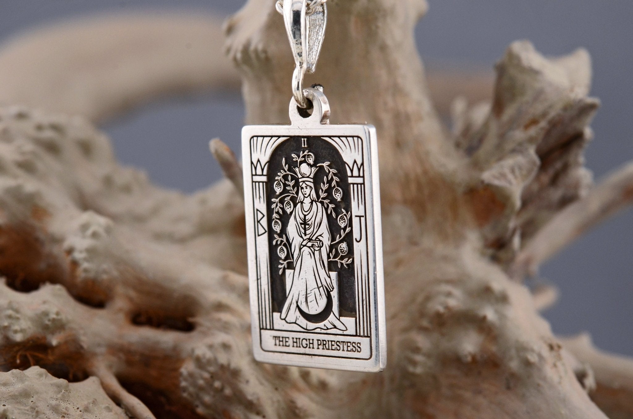 Dainty Tarot Halskette – Arkan „Die Hohepriesterin“ - Natali Vogel | Schmuck