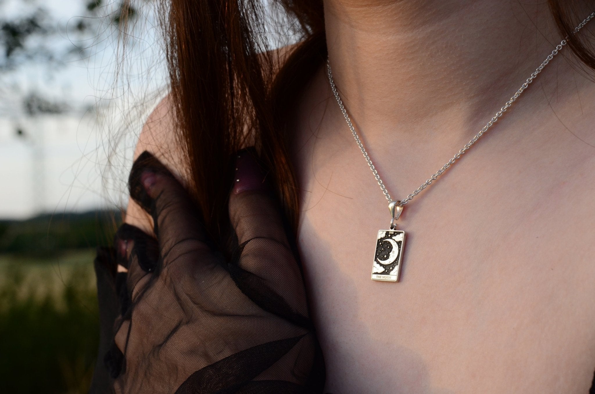 „Der Mond“ Tarot Anhänger – Mystischer Schmuck - Natali Vogel | Schmuck