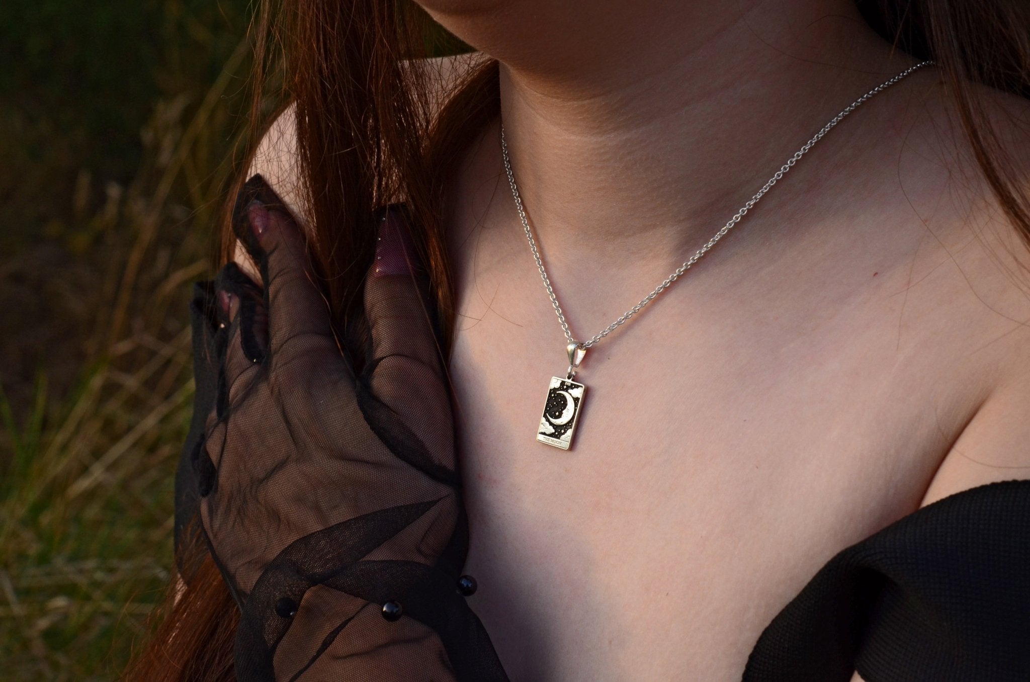 „Der Mond“ Tarot Anhänger – Mystischer Schmuck - Natali Vogel | Schmuck