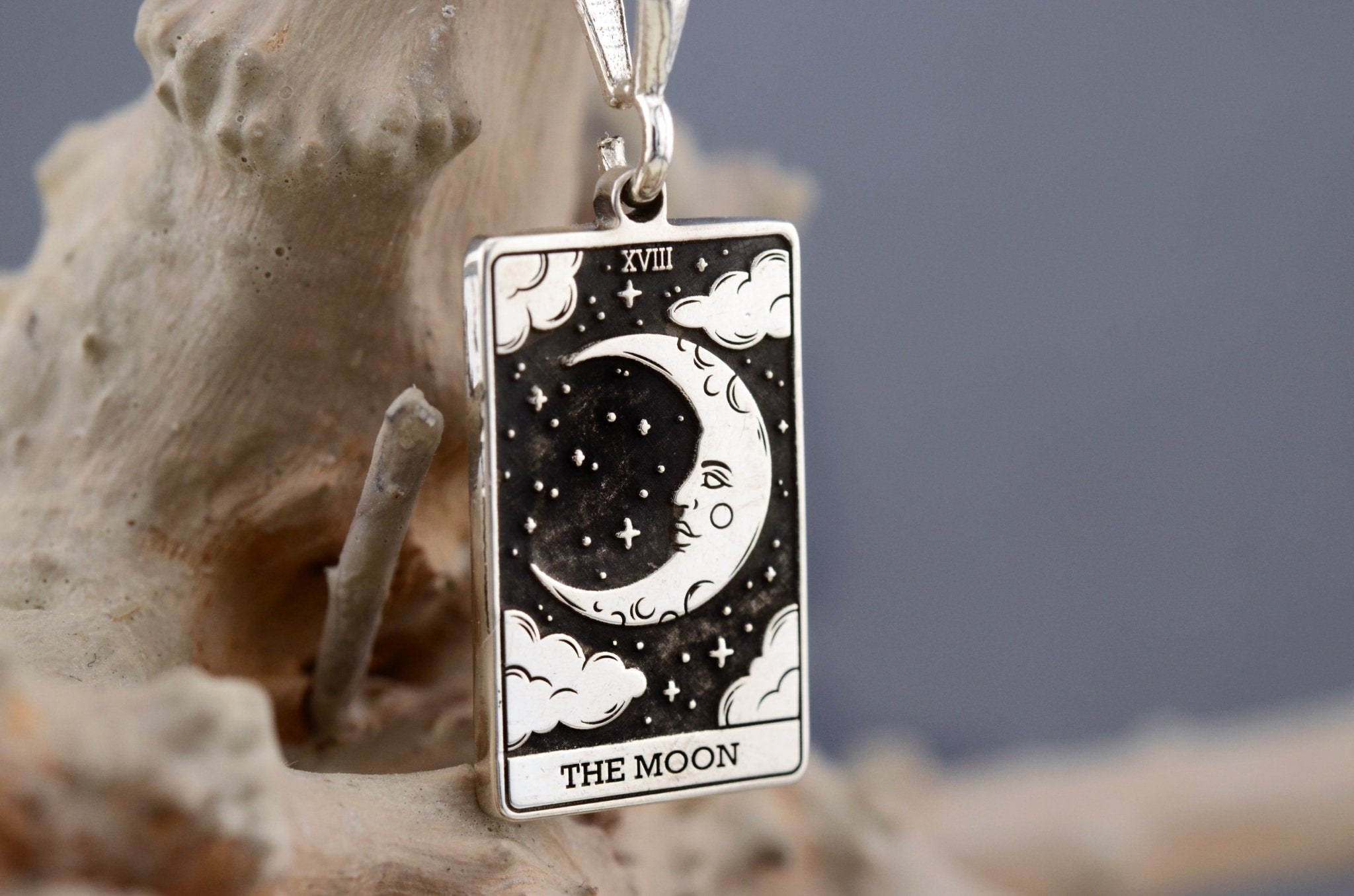 „Der Mond“ Tarot Anhänger – Mystischer Schmuck - Natali Vogel | Schmuck
