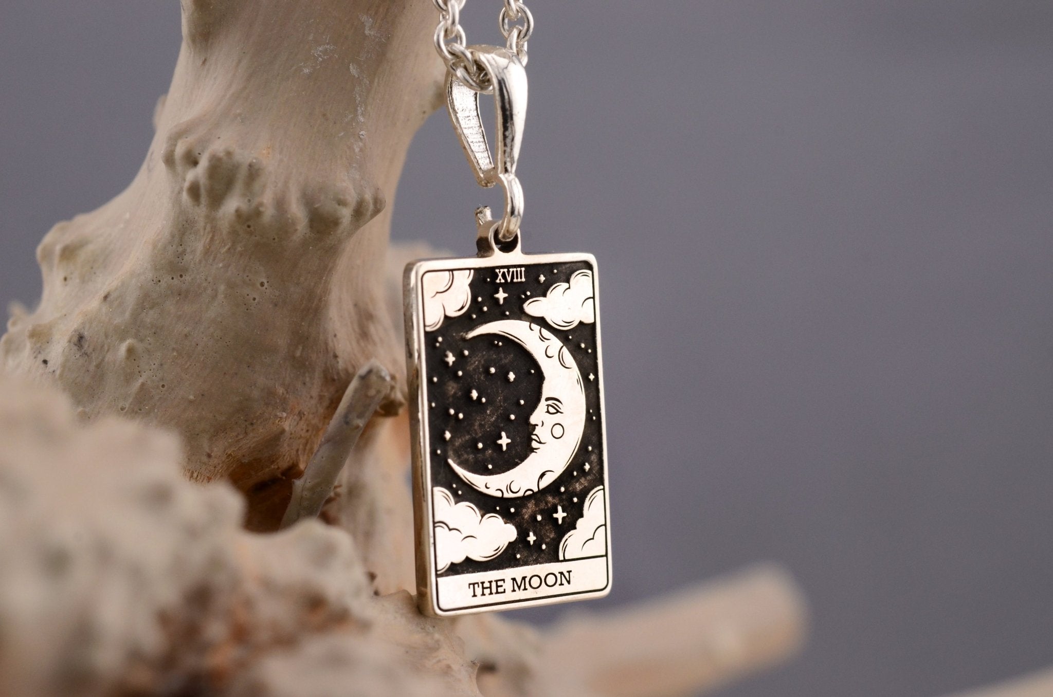 „Der Mond“ Tarot Anhänger – Mystischer Schmuck - Natali Vogel | Schmuck