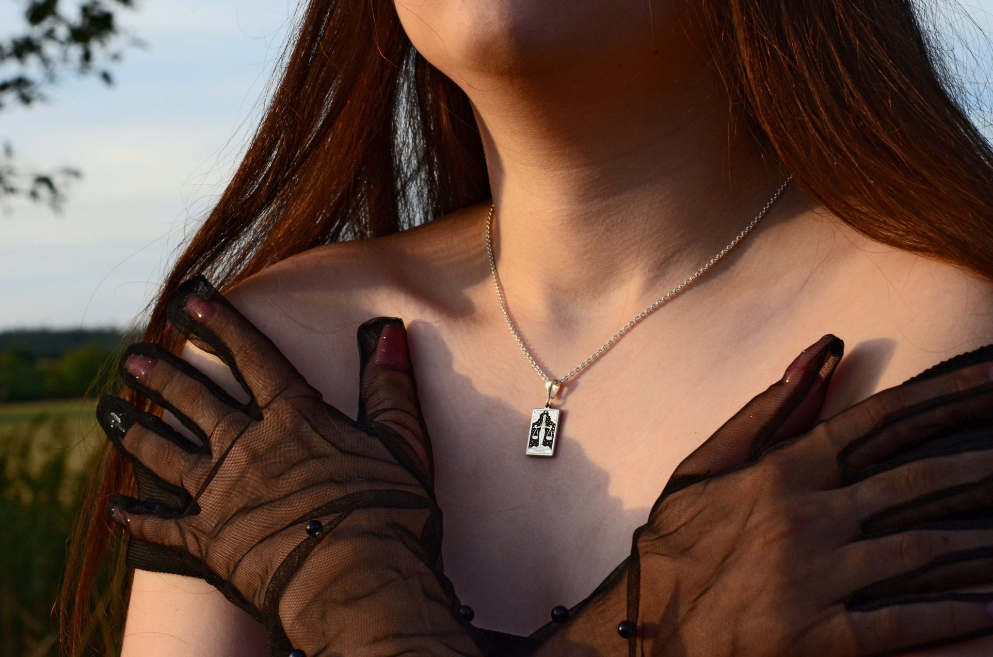 Justice Tarot Halskette aus Silber | Mystischer Spiritueller Schmuck - Natali Vogel | Schmuck