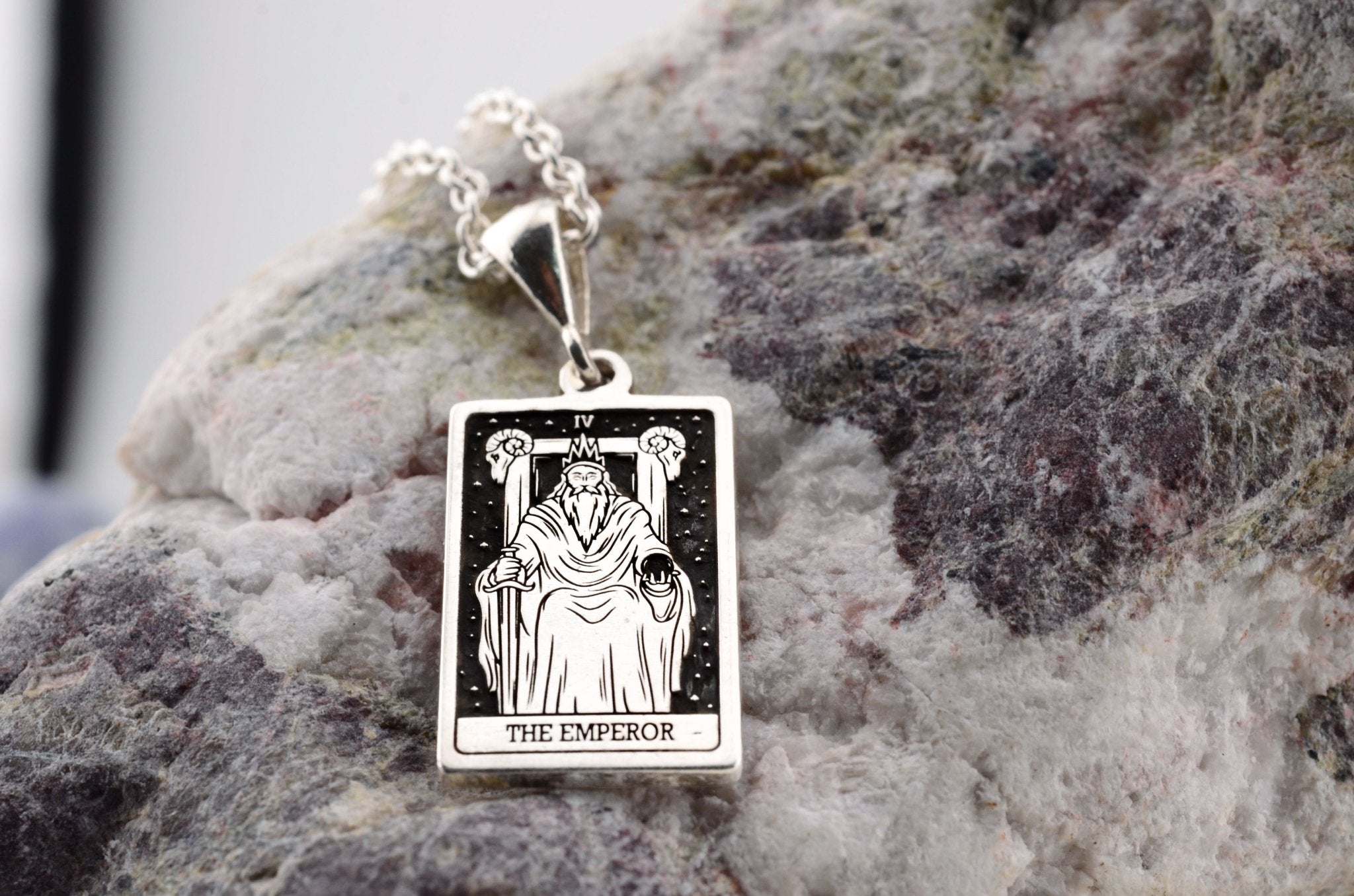 Tarotkarte „Der Herrscher“ – Silberanhänger - Natali Vogel | Schmuck